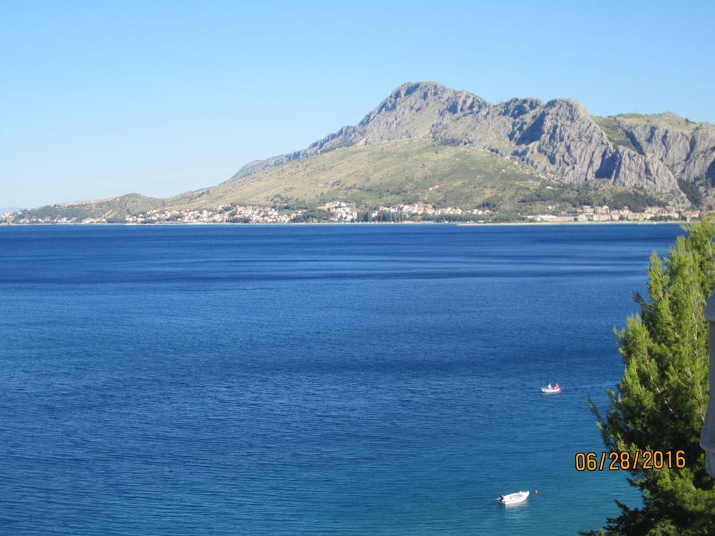Apartments Lozina On The Beach Omiš Eksteriør bilde