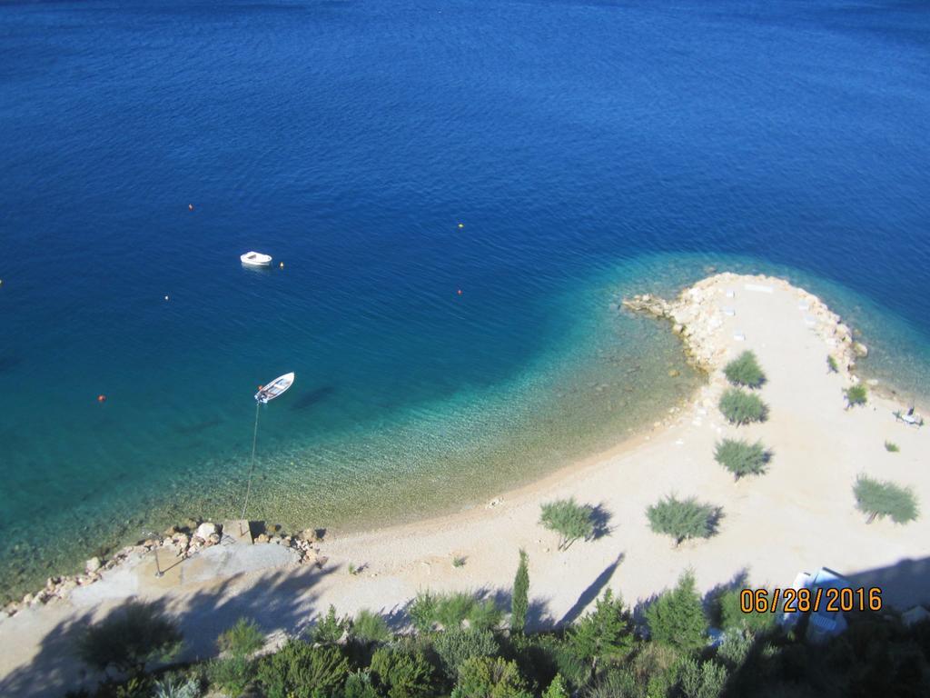 Apartments Lozina On The Beach Omiš Eksteriør bilde