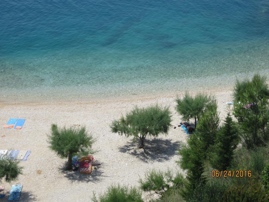 Apartments Lozina On The Beach Omiš Eksteriør bilde