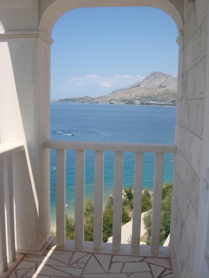 Apartments Lozina On The Beach Omiš Eksteriør bilde